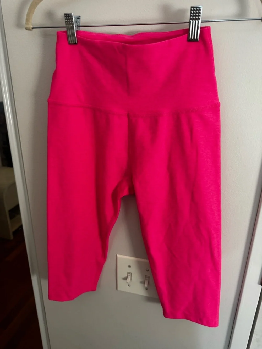 BEYOND YOGA Spacedye Mid-Rise Slit Pedal Pusher Leggings - Hot Pink - Picture 4 of 6